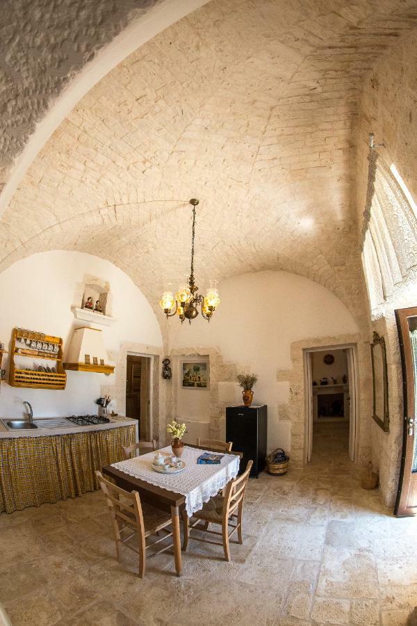 Agriturismo Grotta Di Figazzano 치스테르니노 외부 사진